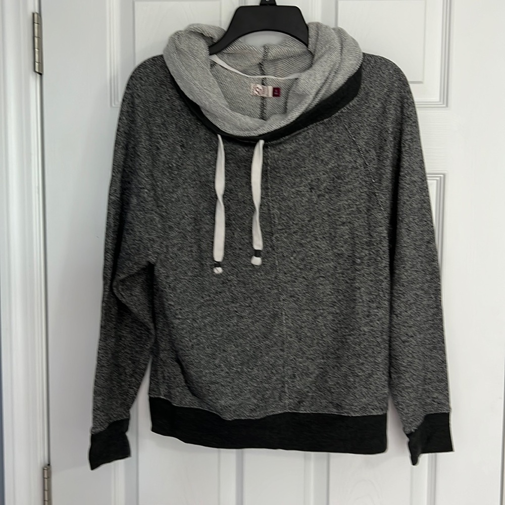 SO Brand-cowlneck light pullover, Juniors size medium